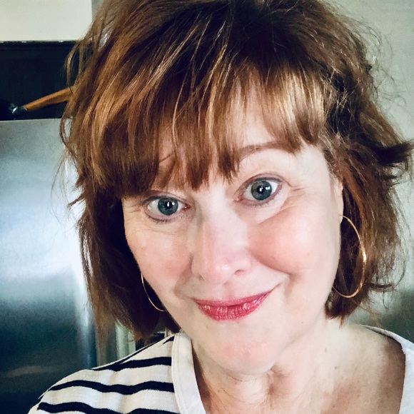 Meet your Posher, Dyanne - Picture 2 of 2